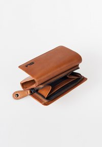 Aunts & Uncles YVA - Wallet - cognac