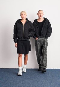 Atelier de roupa SNUG JACKET UNISEX - Fleecejacke - black