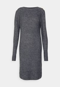 Robe grise en maille à manches longues, col rond, avec des accents de boutons dorés sur l'épaule, présentant un motif de tissu texturé.