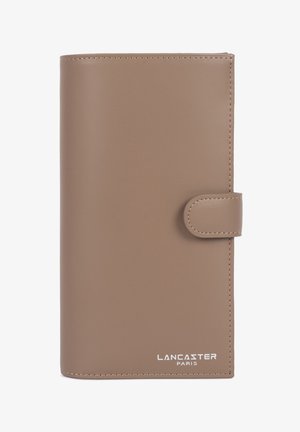 Portefeuille en cuir taupe avec fermeture par bouton-pression, forme rectangulaire, et logo "LANCASTER PARIS" en blanc dans le coin inférieur droit.