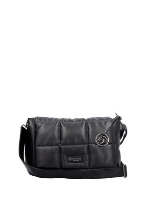 Borsa a spalla in pelle trapuntata nera con tracolla rimovibile, forma rettangolare, hardware argento prominente e una patch del marchio sul davanti.