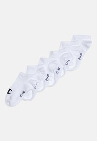 Chaussettes blanches jusqu'à la cheville en pack de six, avec un bord côtelé, un talon renforcé et une taille indiquée comme "21-30" sur le côté.