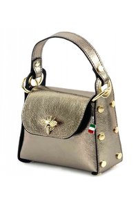 Kleine metalen gouden handtas met een bovenhandvat, gouden studs aan de zijkanten, bijenversiering op de klep en een ritscharme met de Italiaanse vlag.
