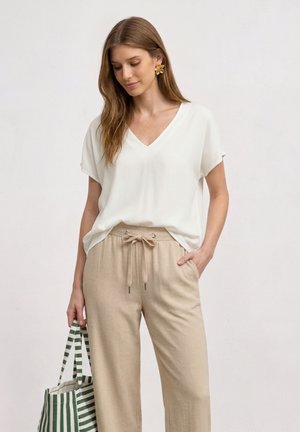 Street One, KURZARM BLUSENSHIRT MIT V-NECK - Blouse - off white