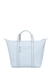 Borsa a tracolla azzurro chiaro con una texture liscia, doppi manici, chiusura con zip e una tasca frontale. Presenta dettagli in cuciture bianche.