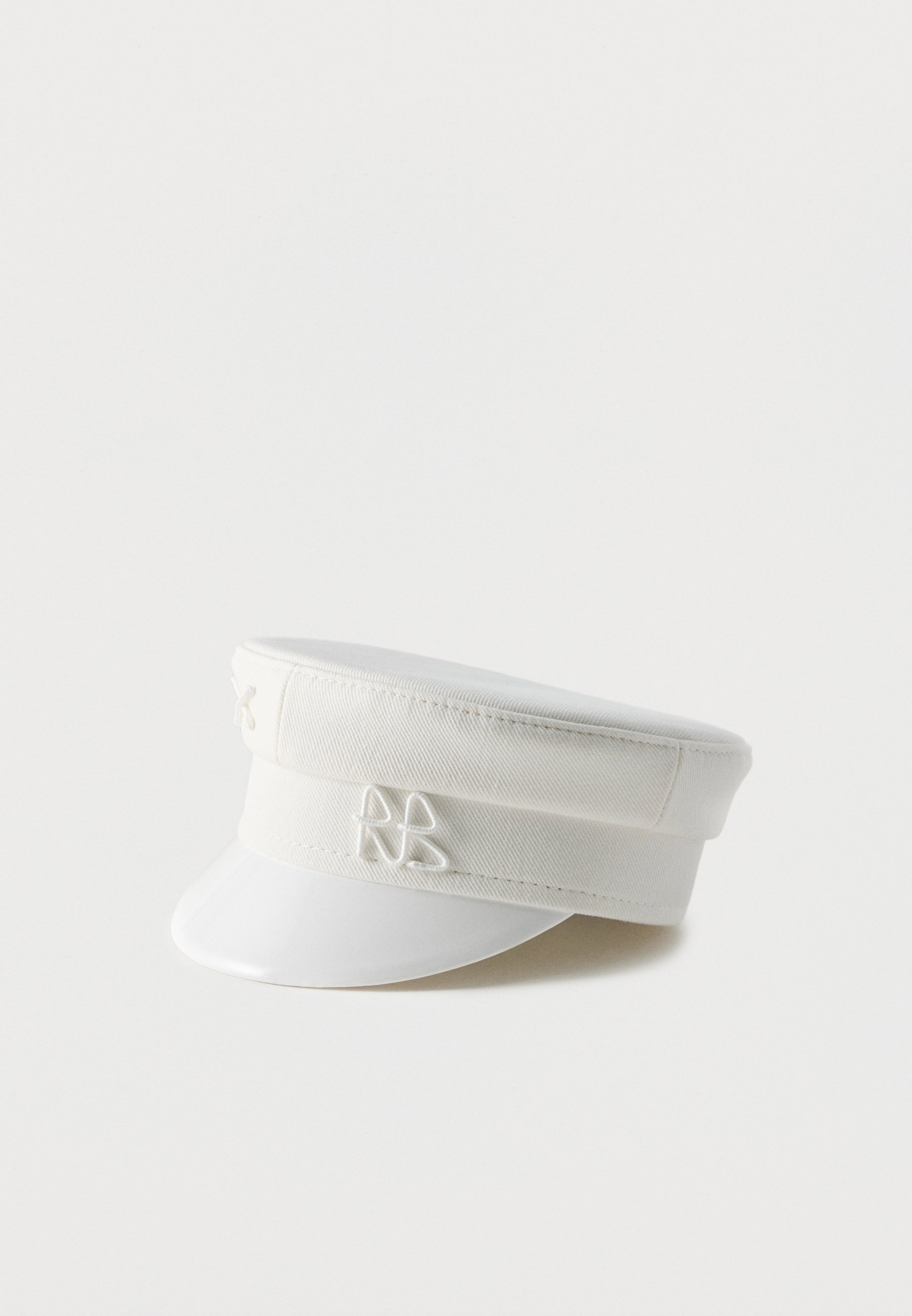 Ruslan Baginskiy RB サテン ベイカーボーイハット 白 帽子 RUSLAN BAGINSKIY BAKER BOY LOGO EMBELLISHED BAKER BOY CAP - Cap