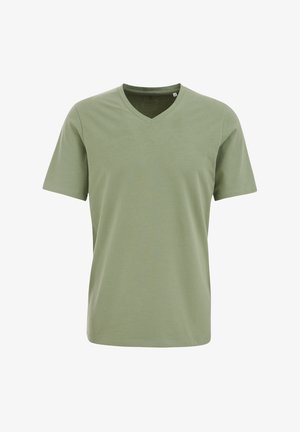 Camiseta de manga corta con escote en V en verde claro, hecha de una tela suave con una textura lisa. Presenta un corte relajado y un dobladillo recto.