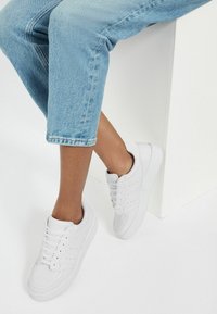 Lipsy CHUNKY   - REGULAR FIT - Sneakers low - white