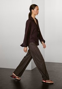 Massimo Dutti OPEN COLLAR LONG SLEEVE - Košilová halenka  - mottled bordeaux