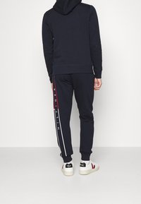 Tommy Hilfiger Jersey con capucha - dark blue