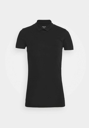 Sort polo-shirt med korte ærmer og klassisk krave vist på en hvid baggrund.