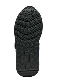 Suola di scarpa in gomma nera con una superficie testurizzata caratterizzata da motivi circolari e a forma di stella, con il logo Geox impresso sul lato.