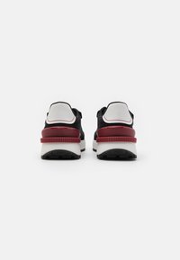 Tommy Jeans TECHNICAL RUNNER - Zapatillas - rouge
