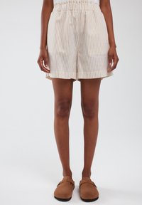 ENDASI - Shortsit - beige