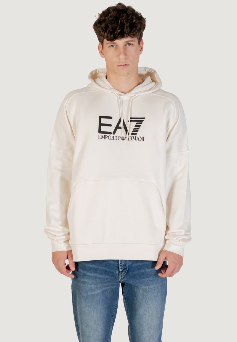 Witte hoodie met kangoeroezak, capuchon met trekkoord en zwart EA7 Emporio Armani-logo op de borst. Zachte stof, ontspannen pasvorm en lange mouwen.