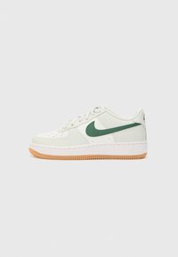 Unselected, photon dust/white/fir/gum med brown