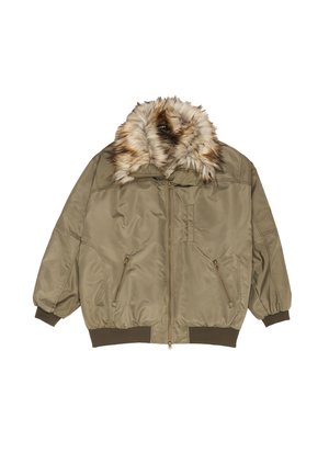 Chaqueta bomber caqui con cremallera frontal, dos bolsillos con cremallera, puños y dobladillo acanalados, y un amplio cuello de pelaje sintético en tonos mezclados de beige y marrón.