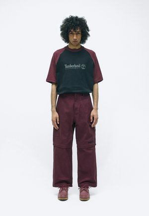 Timberland CONVERTIBLE PANT 2-IN-1 - Shorts - port royale