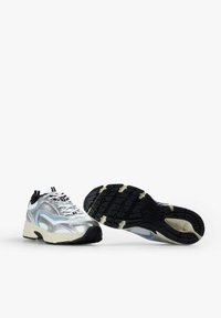 Scalpers Sneakers low - silver