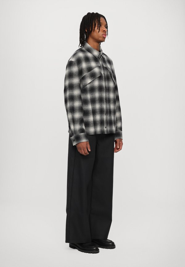 RELAXED CHECKED SHIRT - Shirt4