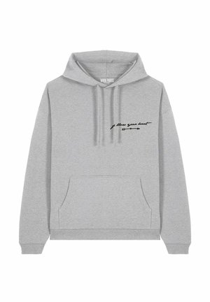 Grijze hoodie met een trekkoordkap, voorzak en zwarte cursieve tekst. Gemaakt van zacht materiaal, met ribgebreide manchetten en zoom.