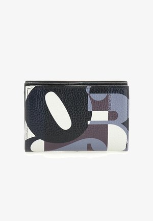 Portafoglio compatto pieghevole in pelle nera texturizzata con modelli astratti di grandi numeri bianchi e grigi sul fronte.