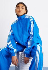 adidas Originals - TRACK - Träningsjacka - bluebird Miniatyrbild 1