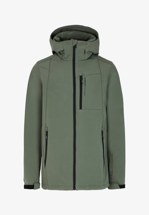 Chaqueta softshell verde con cremallera frontal, capucha ajustable y dos bolsillos laterales. Cuenta con un bolsillo en el pecho con cremallera negra y logo.