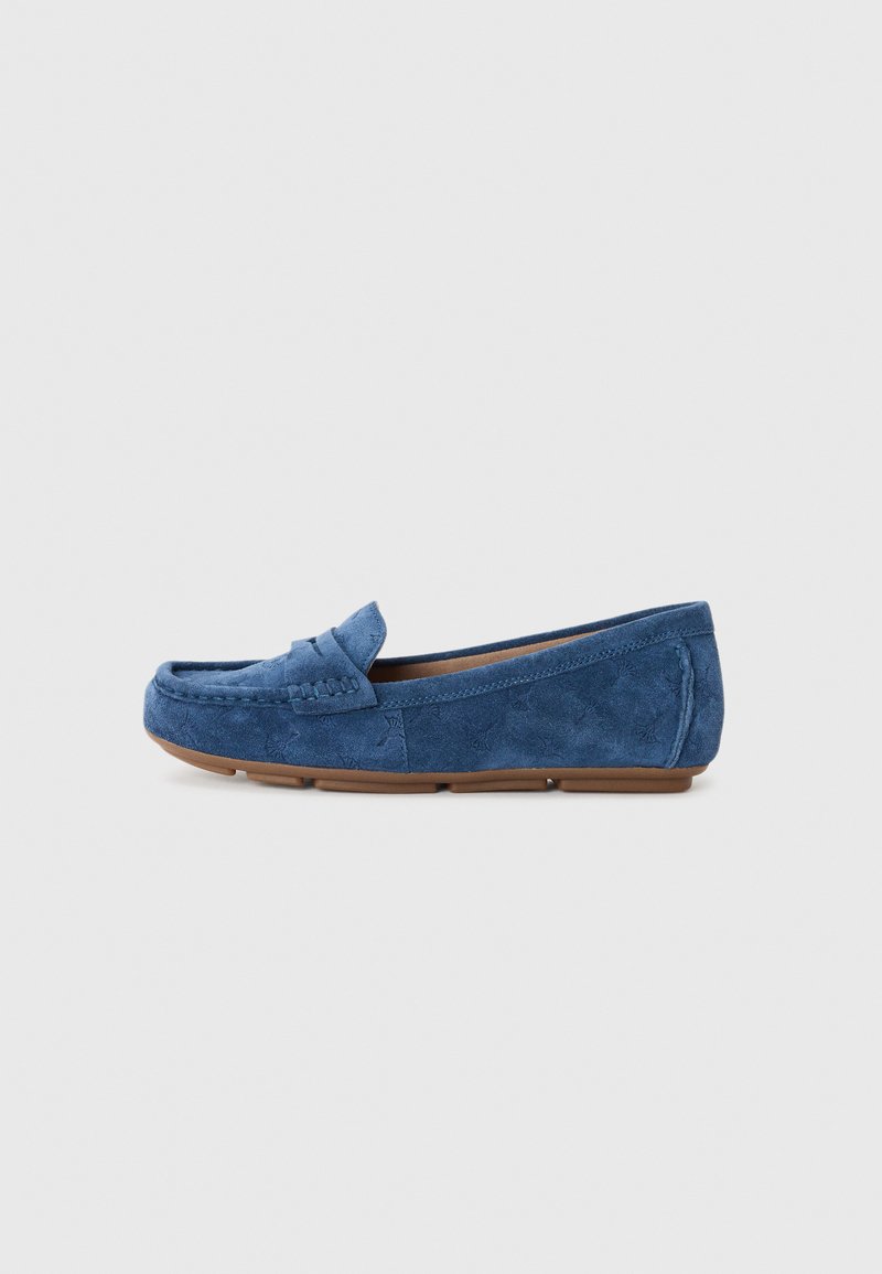 Blaue Wildleder-Lederschuhe mit runder Zehenpartie, verziert mit einem dekorativen Riemen an der Vorderseite und einem strukturierten Muster, ergänzt durch eine Gummisohle.
