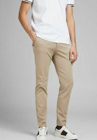 Jack & Jones MARCO FRED AMA - Pantalones chinos - white pepper