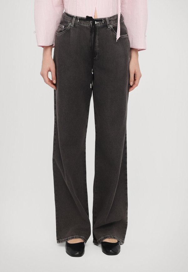 NANNY - Jeans Relaxed Fit