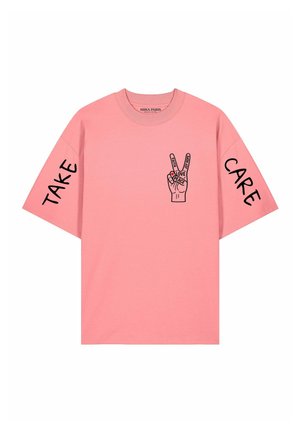 Mira Paris, TAKE CARE OVERSIZED DROPPED SHOULDER TEE 26 UNISEX - T-shirt con stampa - pink