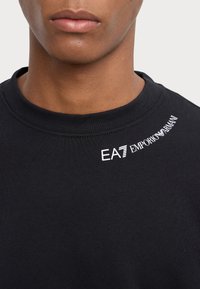 EA7 Emporio Armani FELPA UNISEX - Sportska majica - black