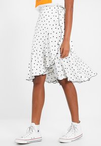 Bik Bok Omlottkjol - white