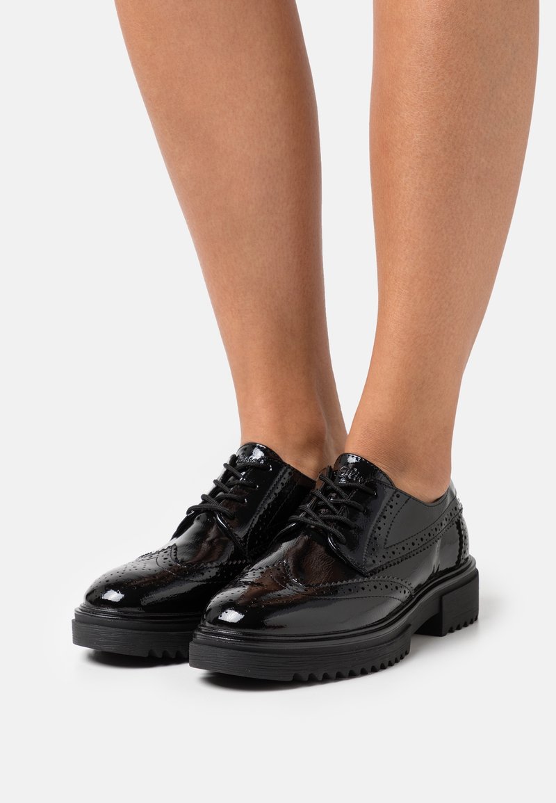 s.Oliver Derbies - black
