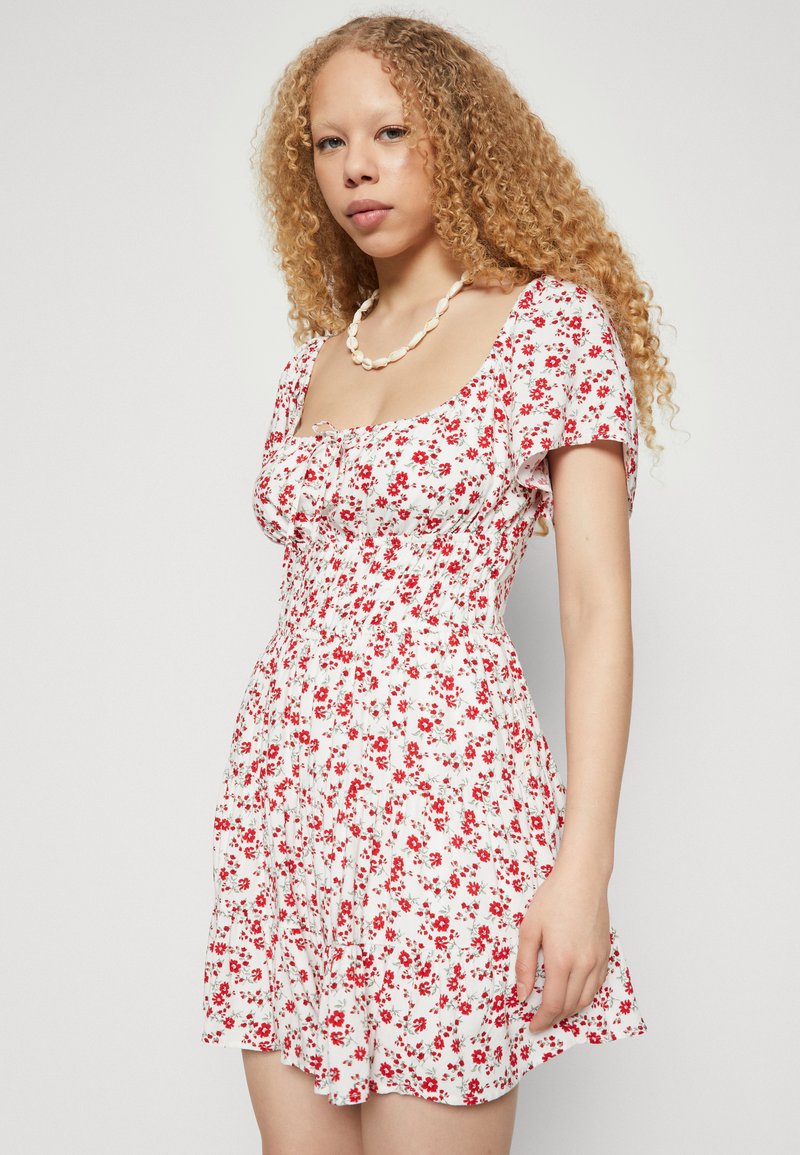 Hollister Co. Open Back Channeled Skort Dress - Day dress - sunset/beige -  Zalando.ie