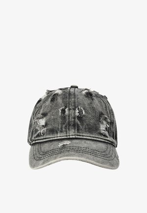 Slidt sort denim baseballkasket med flere bevidste rifter og slidte detaljer foran og på skyggen.