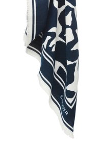 Donkerblauwe sjaal met een wit abstract patroon, franjes aan de randen, en een label met "S.Oliver" bedrukt in het wit op de rechterbenedenhoek.