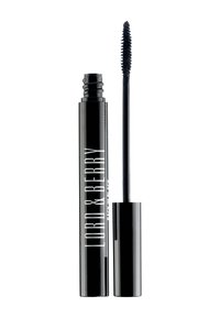 Tube de mascara noir avec étiquette en texte blanc. Comprend une brosse en poils noirs attachée, conçue pour l'application des cils.