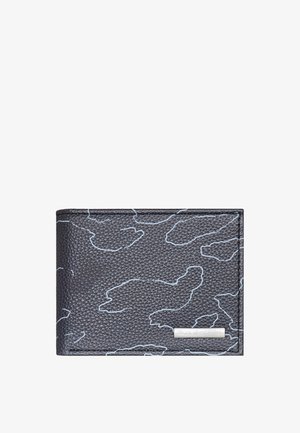 Zwarte leren portemonnee met een gestructureerde oppervlakte, voorzien van een wit abstract patroon en een zilveren merkembleem rechtsonder.