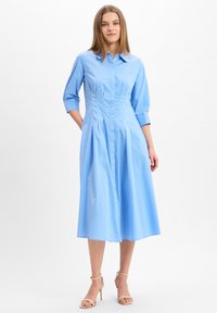 Unselected, hellblau