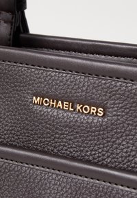 MICHAEL Michael Kors WINSTON POCKET TOTE Handtasche