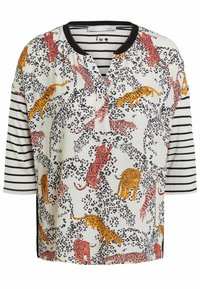 Top a maniche corte con base bianca caratterizzato da una stampa animale multicolore, maniche a righe bianche e nere, e scollo rotondo.