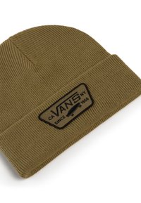 Zelená pletená čepice s ribbovanou strukturou, která má černou obdélníkovou nášivku s nápisem "VANS" a grafikou skateboardu.