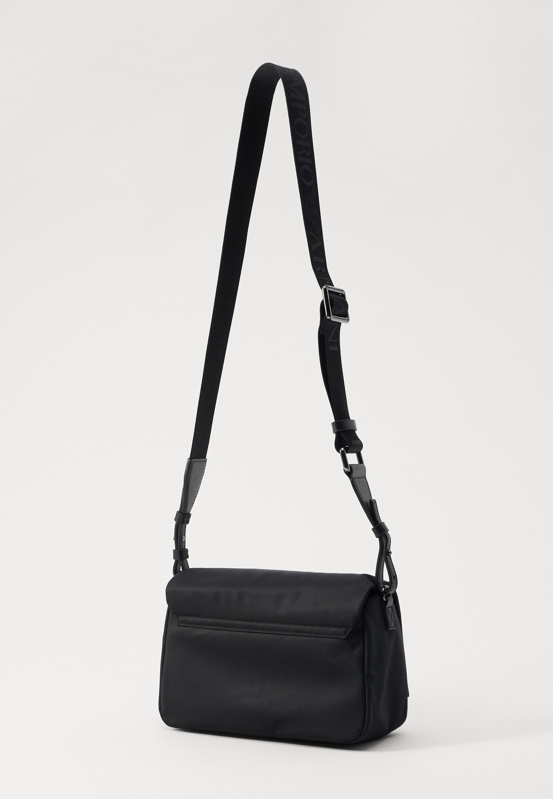 バッグ emporio armani shoulder bag body bag Emporio Armani SHOULDER BAG UNISEX - Cross body bag - black
