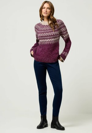 - Sweter