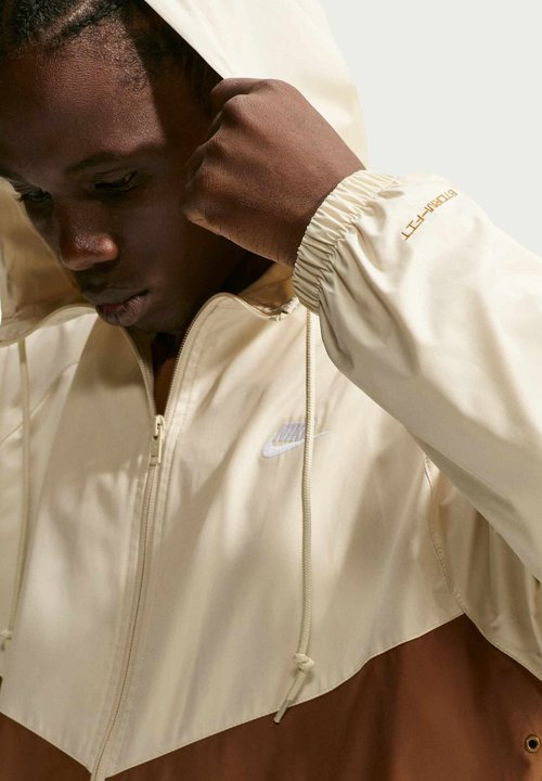 Nike Chaqueta de entretiempo - light khaki ale brown white — foto 5