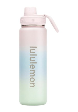 Hoge roestvrijstalen Lululemon waterfles met pastelgradiëntafwerking en een roze flip-top deksel met handvat.