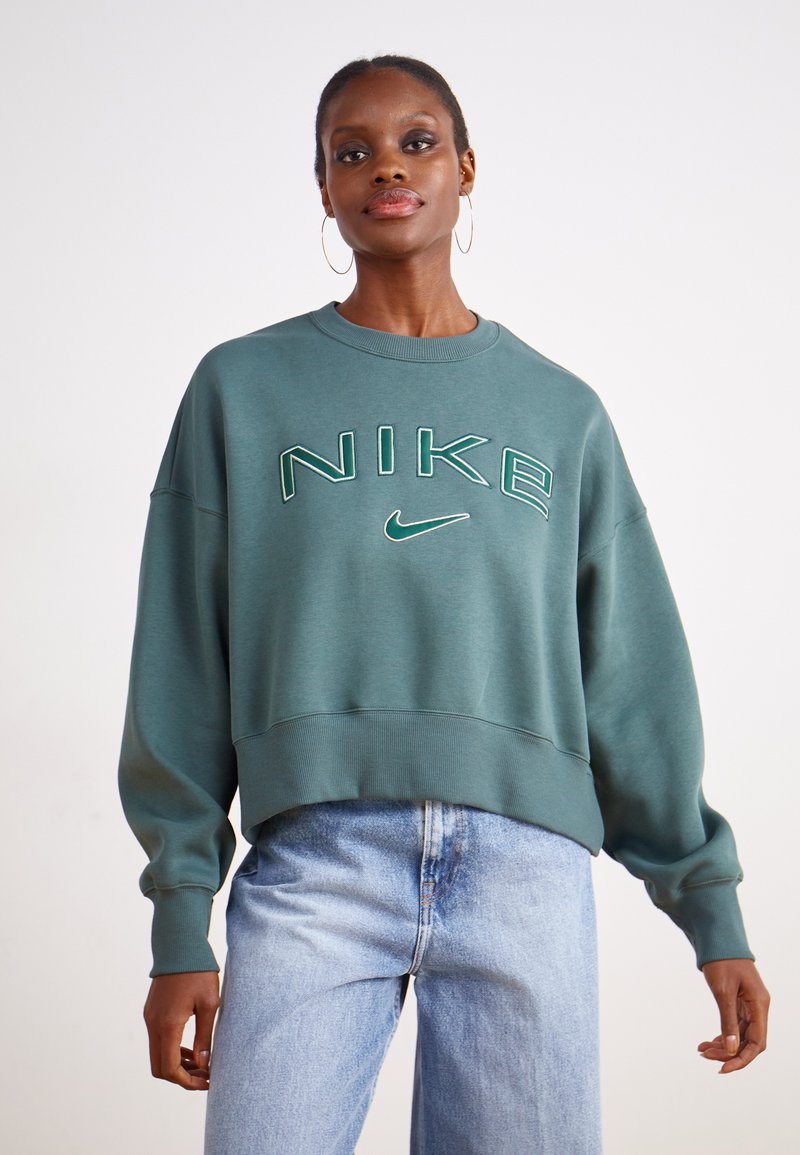 Nike Sportswear LOGO CREW - Ikdienas džemperis - vintage green/jade horizon