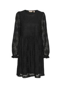 Čierne čipkované šaty s dlhými nafúknutými rukávmi, okrúhlym výstrihom a zberaným pásom. Obsahujú kvetinové vzory a volániky na manžetách.